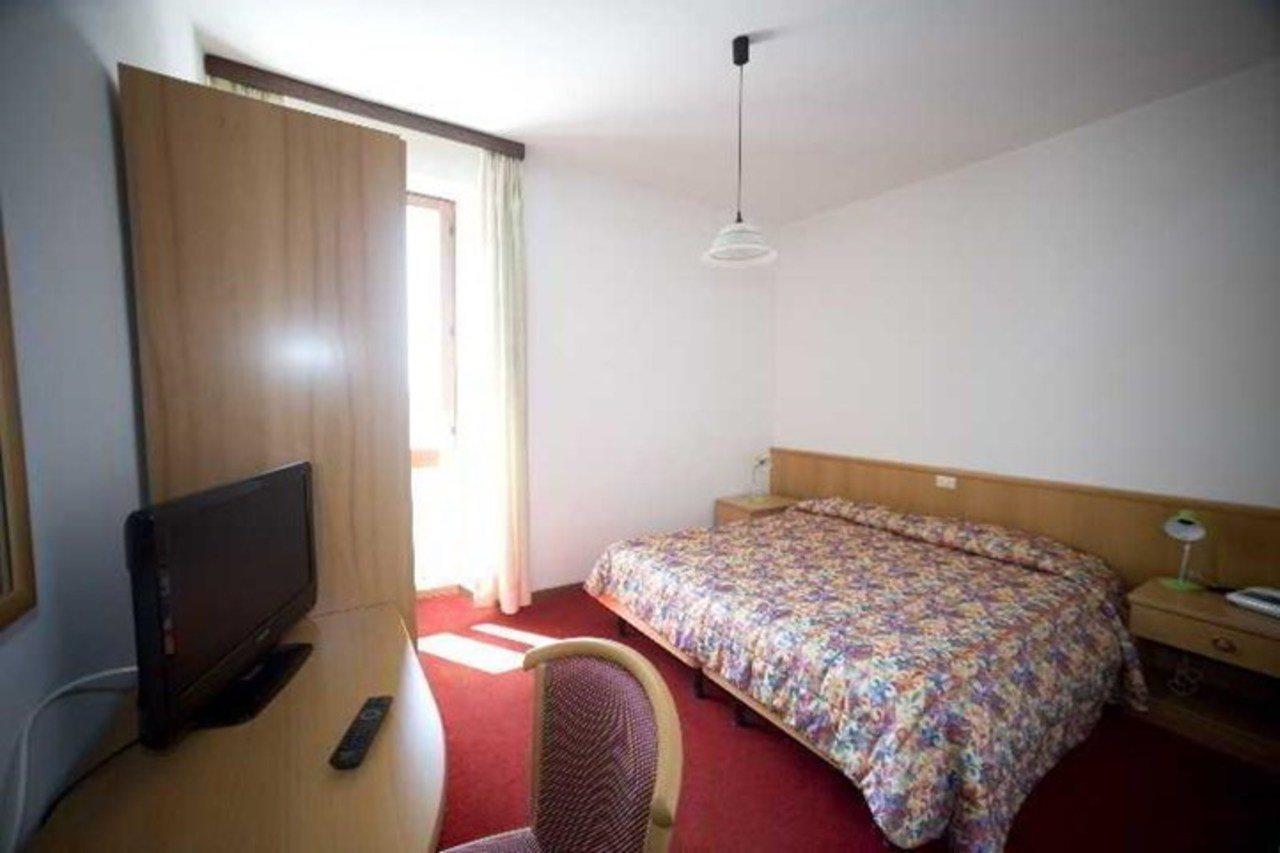 Hotel Geier à Torbole Sul Garda Extérieur photo